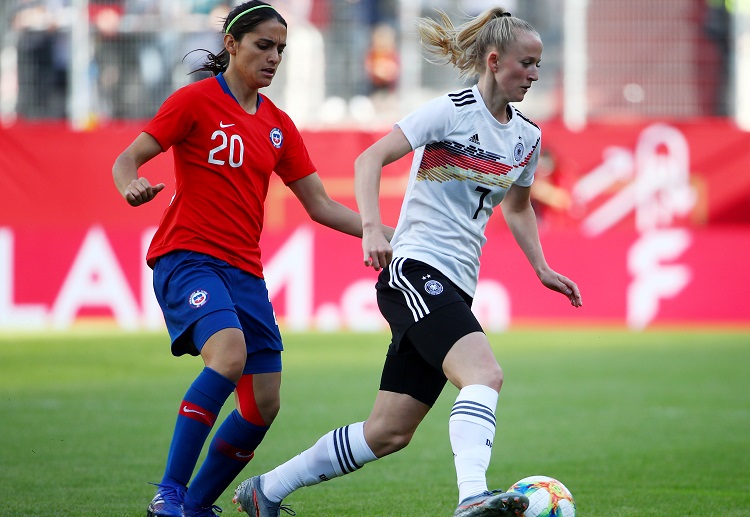 ทีมชาติเยอรมัน (หญิง) พร้อมใช้งาน เลีย ชูลเลอร์