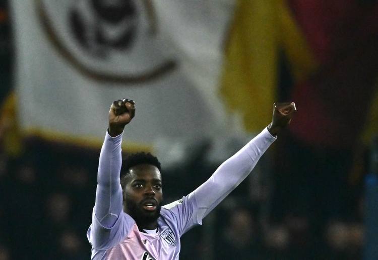 欧洲联赛 威廉姆斯头球破门,毕尔巴鄂下半场领先。