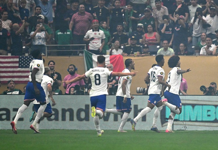 ဒါ့အပြင် မက္ကဆီကိုဟာ နှစ်နှစ် တစ်ကြိမ် ကျင်းပတဲ့ ကွန်ကာကက်ဖ် ရွှေဖလားကို နောက်ဆုံး ၄ ကြိမ်မှာ ၃ ကြိမ် ချန်ပီယံဆု ရခဲ့တာ ဖြစ်သလို လက်ရှိ ချန်ပီယံဘွဲ့ကိုလည်း ထိန်းသိမ်းနိုင်ခဲ့တာ ဖြစ်ပါတယ်။