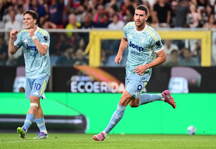 ဆားဘီးယား တိုက်စစ်မှူး ကိုတော့ ပရီးမီးယားလိဂ် ကလပ် ချဲလ်ဆီးနဲ့ မန်ချက်စတာယူနိုက်တက် တို့က စိတ်ဝင်စားနေကြောင်း La Gazzetta dello Sportက ဖော်ပြပါတယ်။