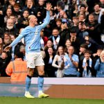Premier League: Man City tạm vươn lên ngôi đầu