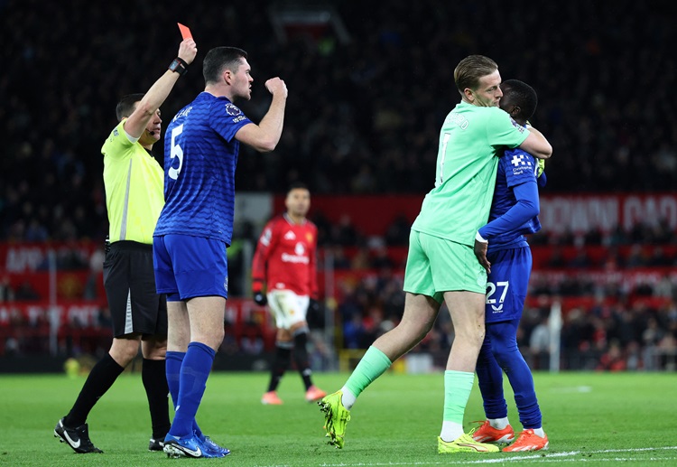 ဒါကြောင့် ၀-၁ နဲ့ပဲ ပွဲပြီးခဲ့ပြီး အဲဗာတန် အတွက်လည်း ဆယ်စုနှစ်တစ်ခုကျော် အကြာမှာ ယူနိုက်တက်ကို အိုးလ်ထရက်ဖိုဒ်မှာ ပထမဦးဆုံး အကြိမ် အဖြစ် ပရီးမီးယားလိဂ်မှာ အနိုင် ရရှိခဲ့ပါတယ်။