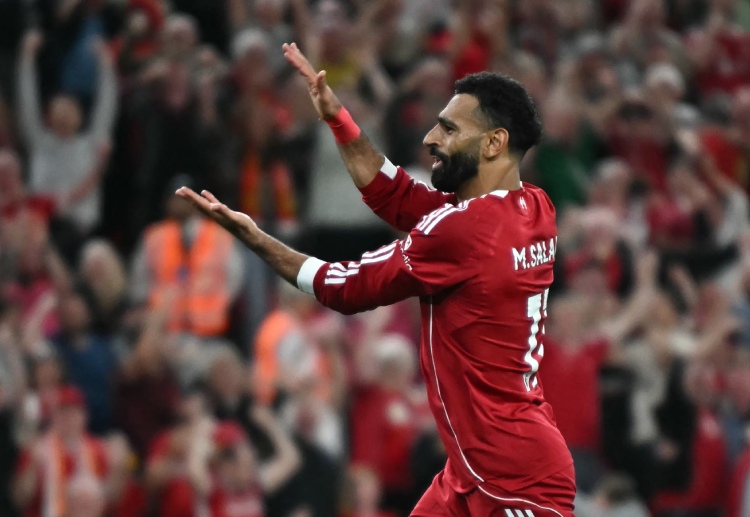 မိုဆာလာဟာ ပြီးခဲ့တဲ့ ပရီးမီးယားလိဂ် ၃ ပွဲဆက် အရန်ခုံထိုင်ခဲ့ရပြီးနောက် နည်းပြ ဖြစ်သူ အာနေး ဆလော့တ်နဲ့ ကလပ် အသင်းကို ပွင့်ပွင့်လင်းလင်း ဝေဖန်ပြောဆိုခဲ့တာ ဖြစ်ပါတယ်။