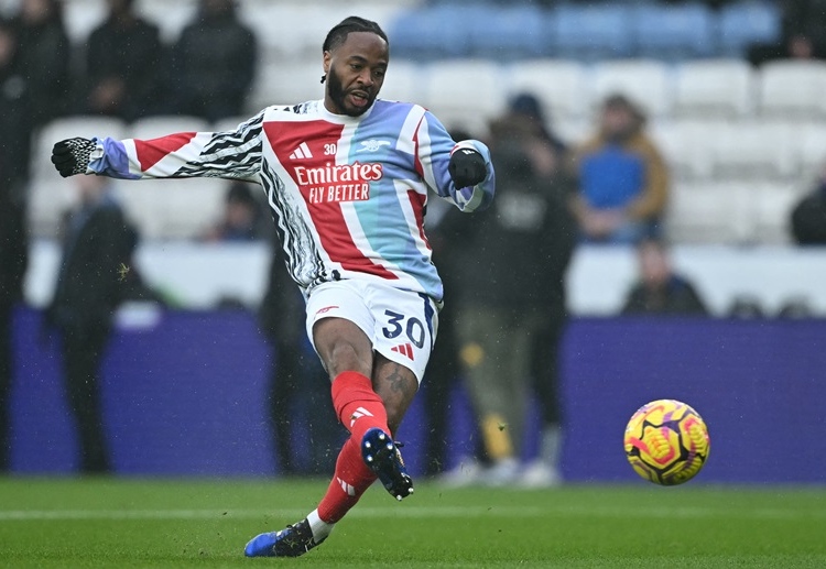 ဆုဖလား အောင်မြင်မှုတွေ အနေနဲ့ မန်စီးတီးနဲ့ အတူ ပရီးမီးယားလိဂ် ဖလား ၄ ကြိမ်၊ အက်ဖ်အေဖလား ၁ ကြိမ်၊ ခရာဘောင်ဖလား ၅ ကြိမ်၊ ကွန်မြူနတီဒိုင်း ၂ ကြိမ် ရရှိထားခဲ့ပါတယ်။